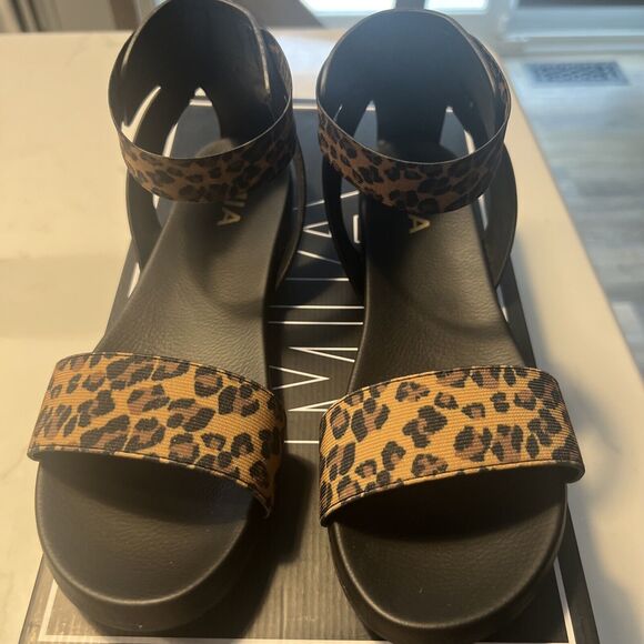 MIA Shoes - Mia Lydya Leopard Summer Sandals Shoes Womens Size 5.5M New In Box